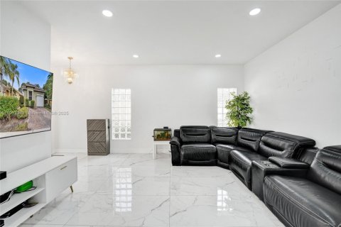 Villa ou maison à louer à Weston, Floride: 3 chambres, 138.89 m2 № 1969825 - photo 10