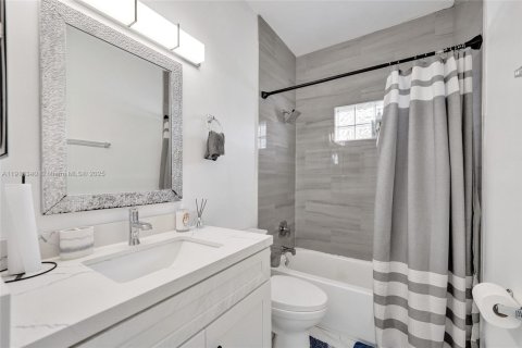 Villa ou maison à louer à Weston, Floride: 3 chambres, 138.89 m2 № 1969825 - photo 28