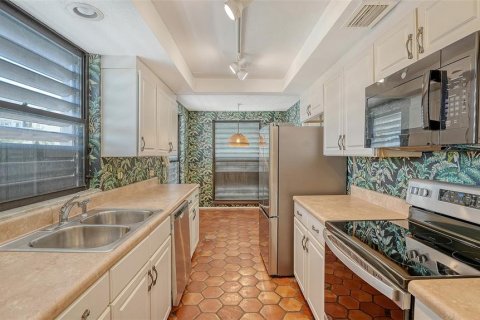 Condo in Sarasota, Florida, 4 bedrooms  № 1795301 - photo 20