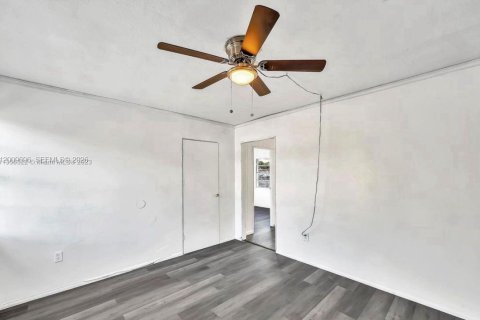 Casa en venta en St. Lucie, Florida, 2 dormitorios, 75.81 m2 № 2171011 - foto 5