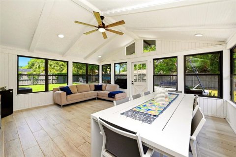 House in Orlando, Florida 4 bedrooms, 178.84 sq.m. № 2317466 - photo 30