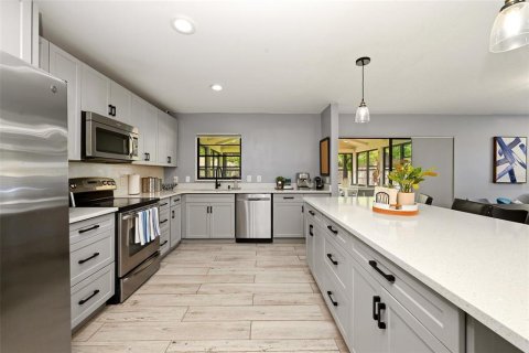 House in Orlando, Florida 4 bedrooms, 178.84 sq.m. № 2317466 - photo 10