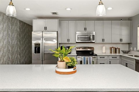 House in Orlando, Florida 4 bedrooms, 178.84 sq.m. № 2317466 - photo 6