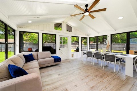 House in Orlando, Florida 4 bedrooms, 178.84 sq.m. № 2317466 - photo 29
