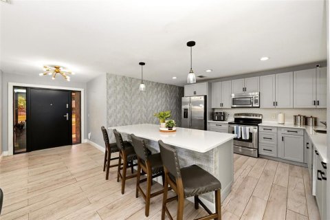 House in Orlando, Florida 4 bedrooms, 178.84 sq.m. № 2317466 - photo 7