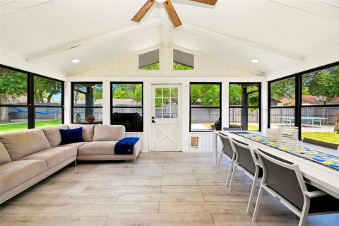 House in Orlando, Florida 4 bedrooms, 178.84 sq.m. № 2317466 - photo 28