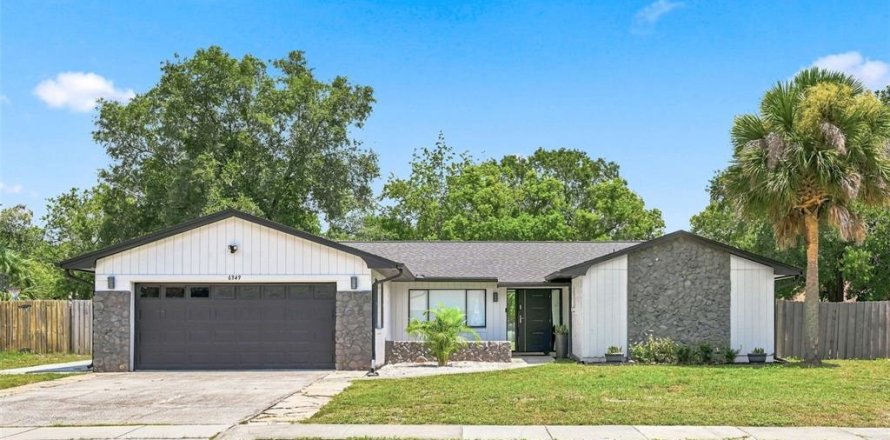 House in Orlando, Florida 4 bedrooms, 178.84 sq.m. № 2317466