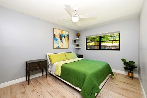 House in Orlando, Florida 4 bedrooms, 178.84 sq.m. № 2317466 - photo 27