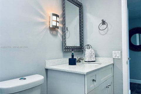 Condominio en alquiler en Hollywood, Florida, 2 dormitorios, 84.45 m2 № 2187810 - foto 4