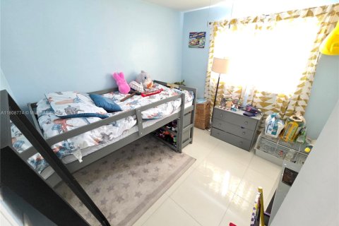 House in Miami Gardens, Florida 4 bedrooms, 136.85 sq.m. № 1745929 - photo 9