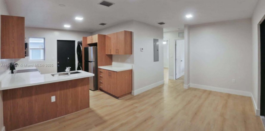 Villa ou maison à Miami, Floride 2 chambres, 67.45 m2 № 1973403