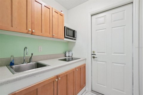Casa en venta en Orlando, Florida, 4 dormitorios, 178.09 m2 № 1826231 - foto 13