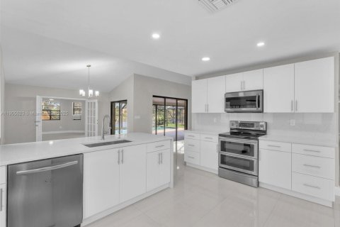 Villa ou maison à vendre à Lauderhill, Floride: 4 chambres, 218.51 m2 № 1956374 - photo 12