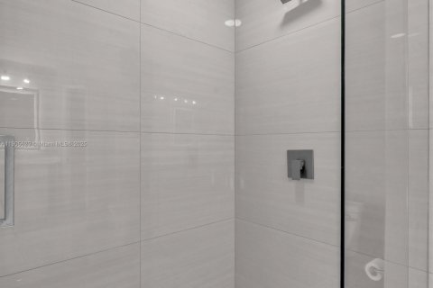 Casa en venta en Lauderhill, Florida, 4 dormitorios, 218.51 m2 № 1956374 - foto 29