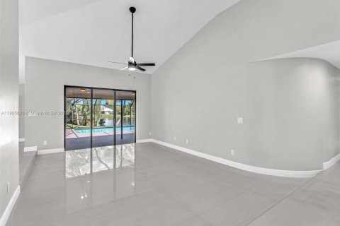 Villa ou maison à vendre à Lauderhill, Floride: 4 chambres, 218.51 m2 № 1956374 - photo 14