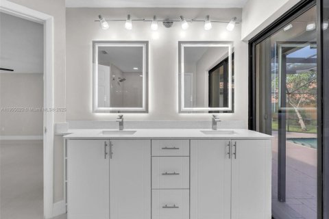 Casa en venta en Lauderhill, Florida, 4 dormitorios, 218.51 m2 № 1956374 - foto 27