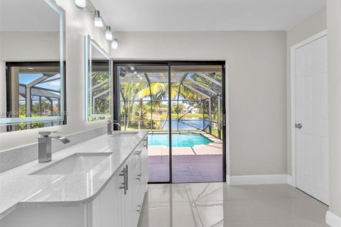 Casa en venta en Lauderhill, Florida, 4 dormitorios, 218.51 m2 № 1956374 - foto 26