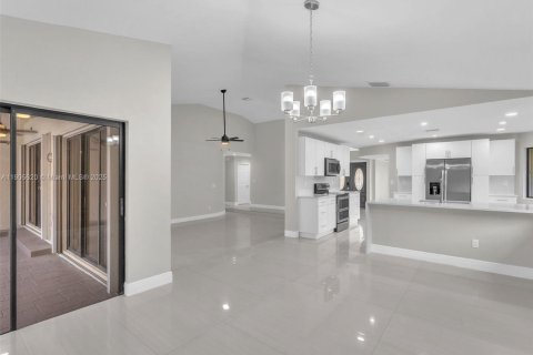 Casa en venta en Lauderhill, Florida, 4 dormitorios, 218.51 m2 № 1956374 - foto 17