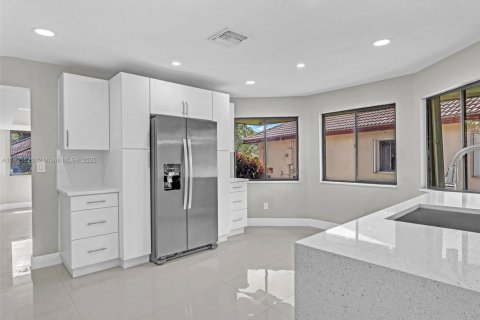 Villa ou maison à vendre à Lauderhill, Floride: 4 chambres, 218.51 m2 № 1956374 - photo 10