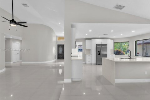 Casa en venta en Lauderhill, Florida, 4 dormitorios, 218.51 m2 № 1956374 - foto 18