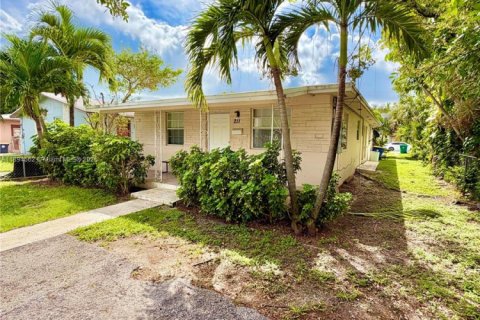 Casa en alquiler en Dania Beach, Florida, 2 dormitorios, 71.63 m2 № 1947004 - foto 1