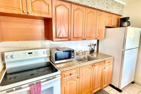 Casa en alquiler en Dania Beach, Florida, 2 dormitorios, 71.63 m2 № 1947004 - foto 6