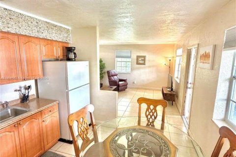 Casa en alquiler en Dania Beach, Florida, 2 dormitorios, 71.63 m2 № 1947004 - foto 7