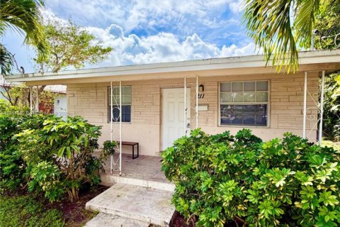 Casa en alquiler en Dania Beach, Florida, 2 dormitorios, 71.63 m2 № 1947004 - foto 2