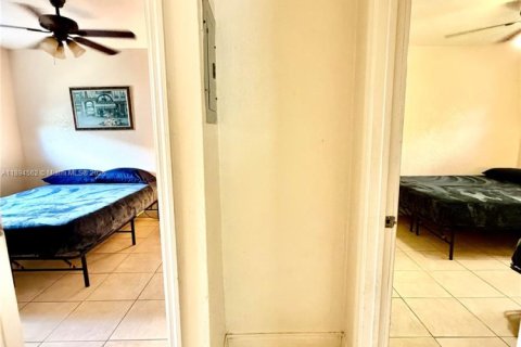 Casa en alquiler en Dania Beach, Florida, 2 dormitorios, 71.63 m2 № 1947004 - foto 11