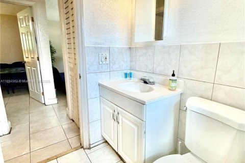 Casa en alquiler en Dania Beach, Florida, 2 dormitorios, 71.63 m2 № 1947004 - foto 14