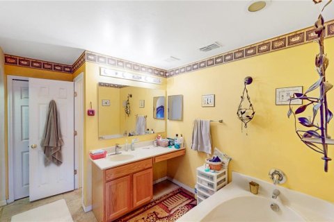 House in Palm Coast, Florida 4 bedrooms, 265.33 sq.m. № 1742636 - photo 17