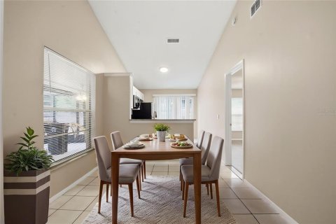 Villa ou maison à vendre à Apopka, Floride: 3 chambres, 91.79 m2 № 2091954 - photo 4