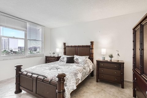 Condominio en alquiler en Hollywood, Florida, 1 dormitorio, 77.57 m2 № 2036175 - foto 10