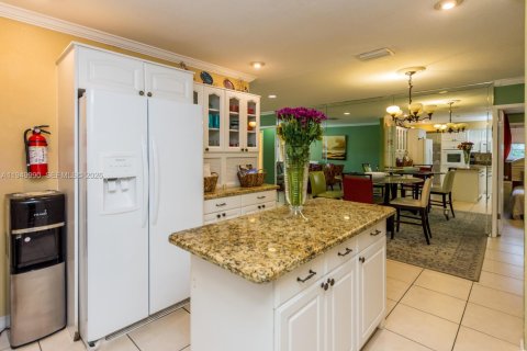 Снять в аренду виллу или дом в Холливуд, Флорида 4 спальни, 143.72м2, № 2005623 - фото 17