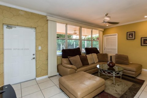 Снять в аренду виллу или дом в Холливуд, Флорида 4 спальни, 143.72м2, № 2005623 - фото 23