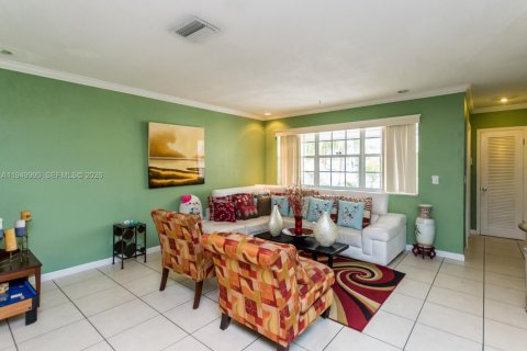 Снять в аренду виллу или дом в Холливуд, Флорида 4 спальни, 143.72м2, № 2005623 - фото 8