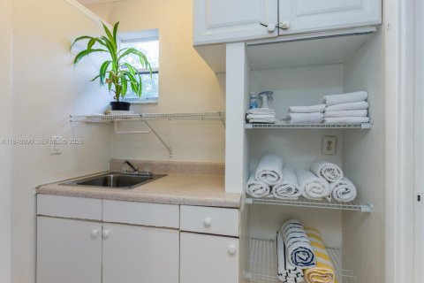 Снять в аренду виллу или дом в Холливуд, Флорида 4 спальни, 143.72м2, № 2005623 - фото 26