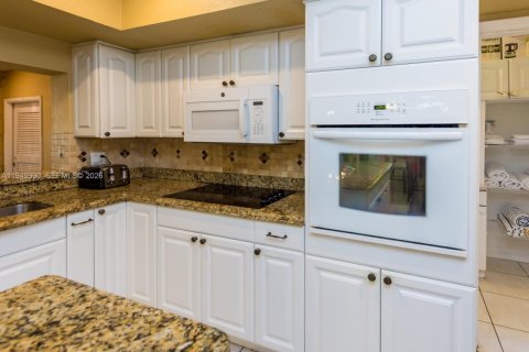 Снять в аренду виллу или дом в Холливуд, Флорида 4 спальни, 143.72м2, № 2005623 - фото 21