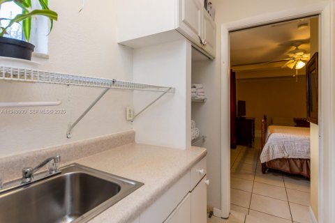 Снять в аренду виллу или дом в Холливуд, Флорида 4 спальни, 143.72м2, № 2005623 - фото 27