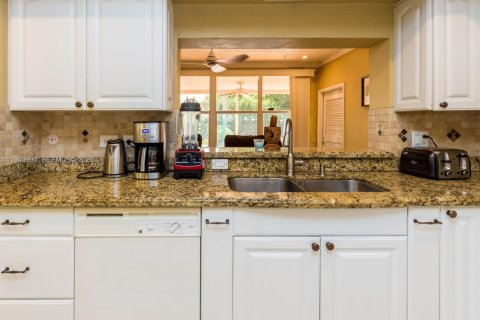 Снять в аренду виллу или дом в Холливуд, Флорида 4 спальни, 143.72м2, № 2005623 - фото 16