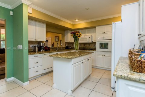 Снять в аренду виллу или дом в Холливуд, Флорида 4 спальни, 143.72м2, № 2005623 - фото 13