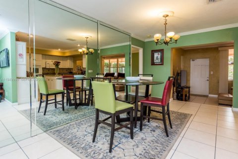 Снять в аренду виллу или дом в Холливуд, Флорида 4 спальни, 143.72м2, № 2005623 - фото 11