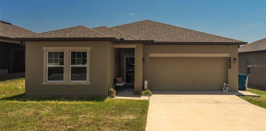 House in Davenport, Florida 3 bedrooms, 165.27 sq.m. № 1852952