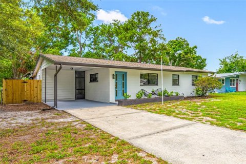 House in Tampa, Florida 3 bedrooms, 112.23 sq.m. № 1826640 - photo 2