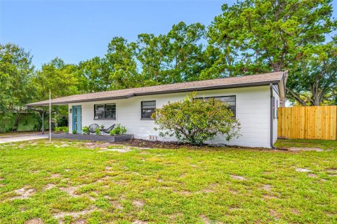 House in Tampa, Florida 3 bedrooms, 112.23 sq.m. № 1826640 - photo 3
