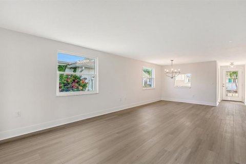 Villa ou maison à vendre à Longboat Key, Floride: 2 chambres, 132.76 m2 № 2419107 - photo 8