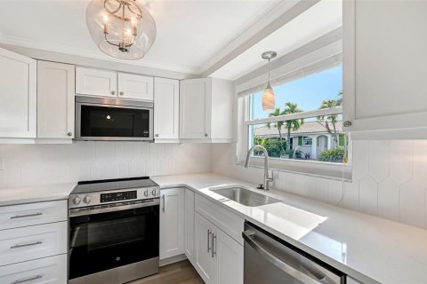 Villa ou maison à vendre à Longboat Key, Floride: 2 chambres, 132.76 m2 № 2419107 - photo 15