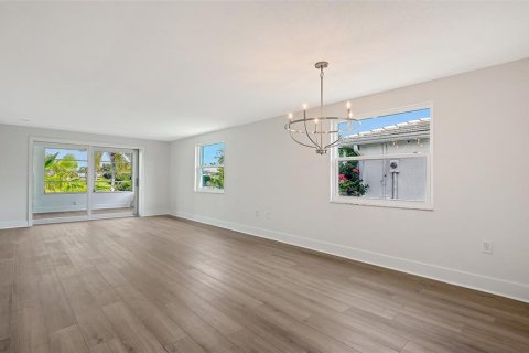 Villa ou maison à vendre à Longboat Key, Floride: 2 chambres, 132.76 m2 № 2419107 - photo 12