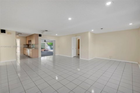 Casa en venta en Fort Lauderdale, Florida, 3 dormitorios № 2000238 - foto 25