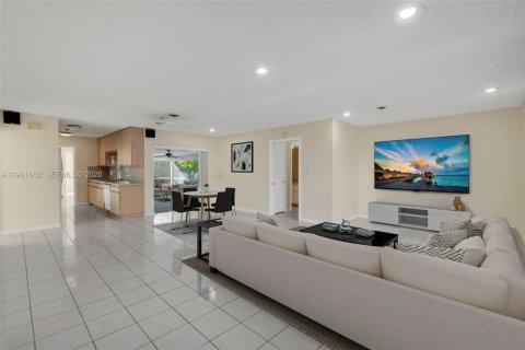 Casa en venta en Fort Lauderdale, Florida, 3 dormitorios № 2000238 - foto 24